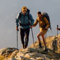 Jakie spodnie w góry latem? Wybierz najlepsze dla komfortu i ochrony